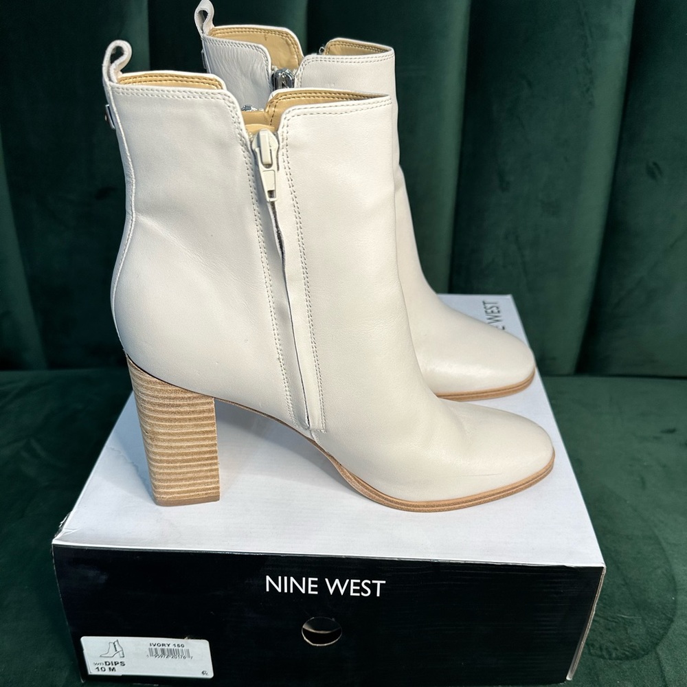 Nine West Shoe Boot -DIPS Size 10